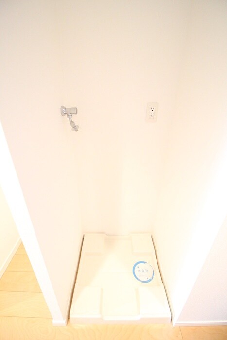 物件内観写真15　(洗濯機置場)