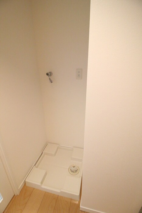 物件内観写真17　(洗濯機置場)