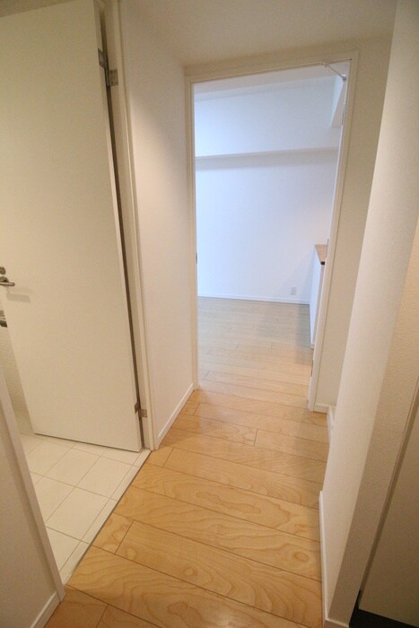 物件内観写真18　(廊下)