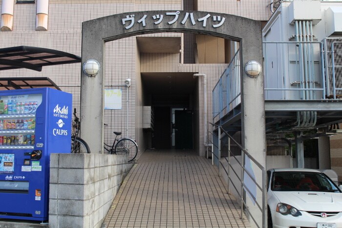 物件外観写真2　(エントランス部分)