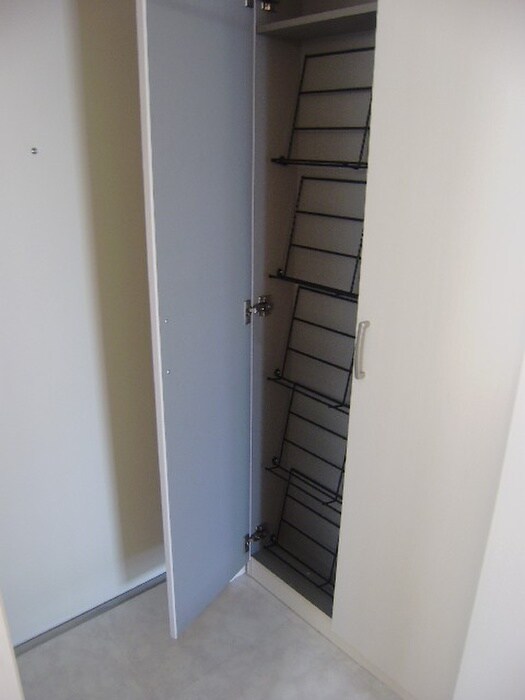 物件内観写真11　(靴箱)