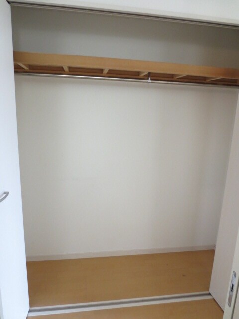 物件内観写真12　(収納)