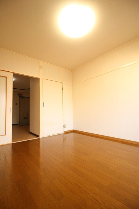 物件内観写真10　(居室)