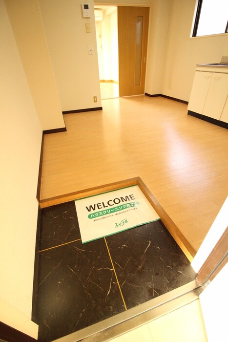 物件内観写真15　(玄関)