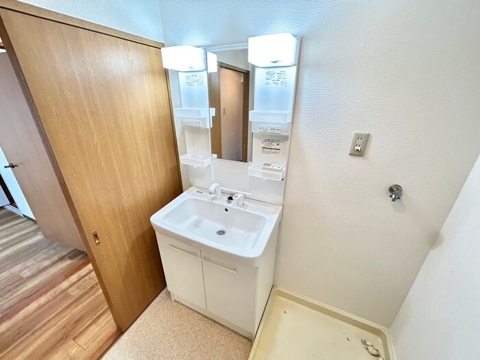 物件内観写真12　(洗面)