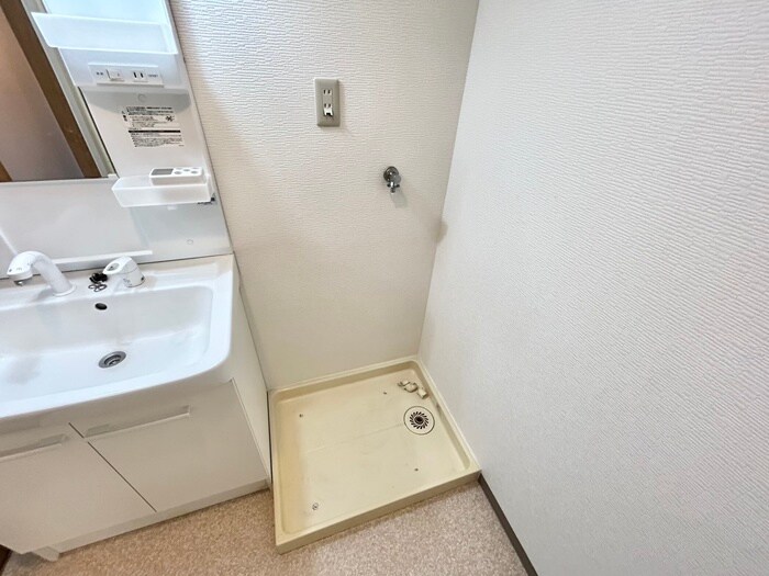 物件内観写真15　(洗濯機置場)