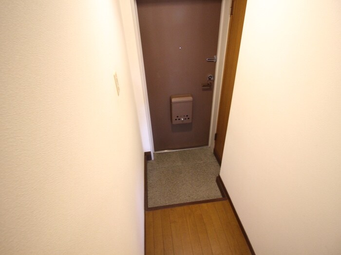 物件内観写真18　(玄関)