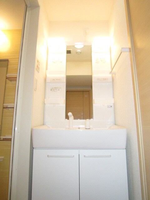 物件内観写真9　(洗面)