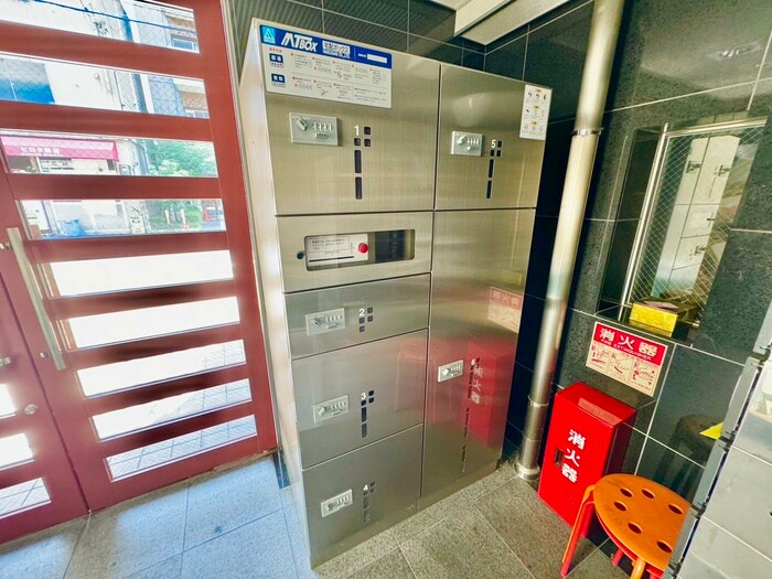 物件外観写真4　(エントランス部分)