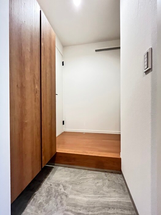 物件内観写真15　(玄関)