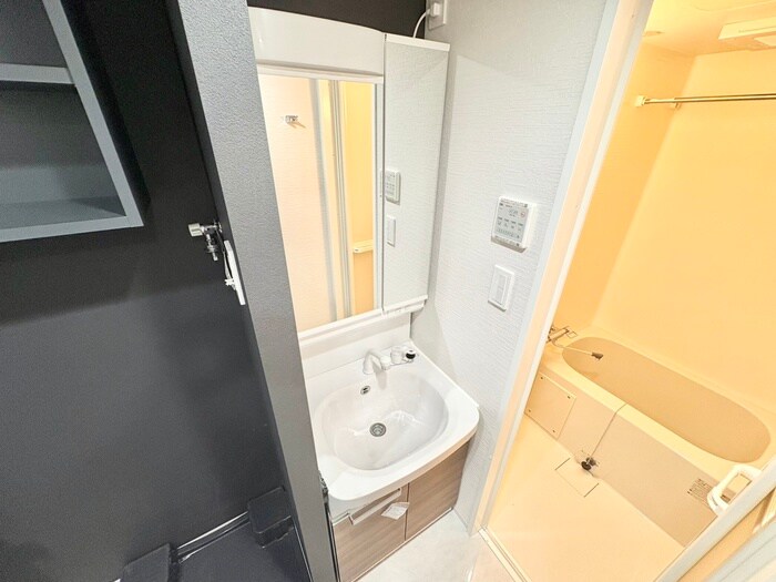 物件内観写真13　(洗面)