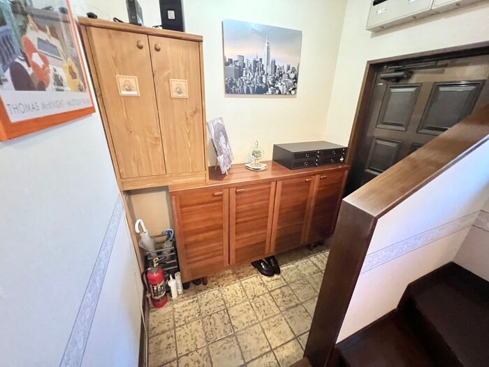 物件外観写真6　(エントランス部分)