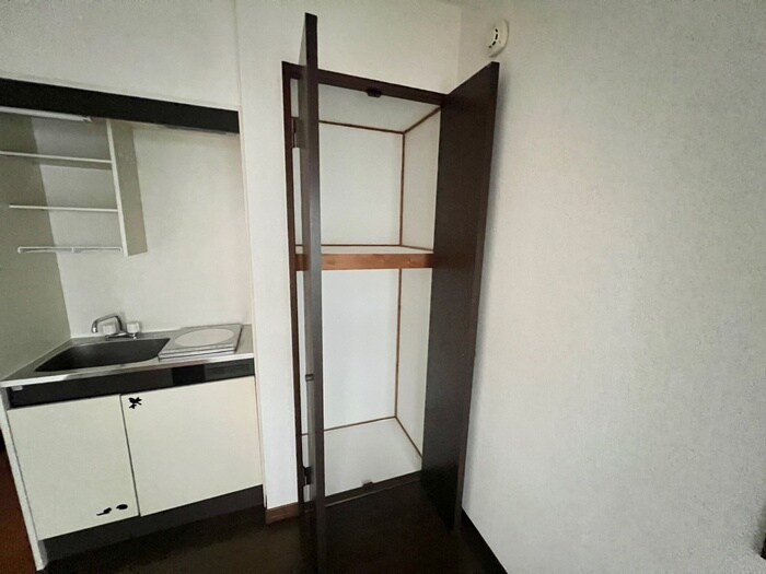 物件内観写真12　(収納)