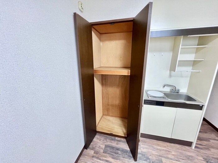 物件内観写真12　(収納)