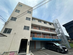 由上ビル外観写真