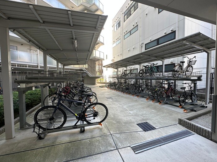物件外観写真3　(駐輪場)