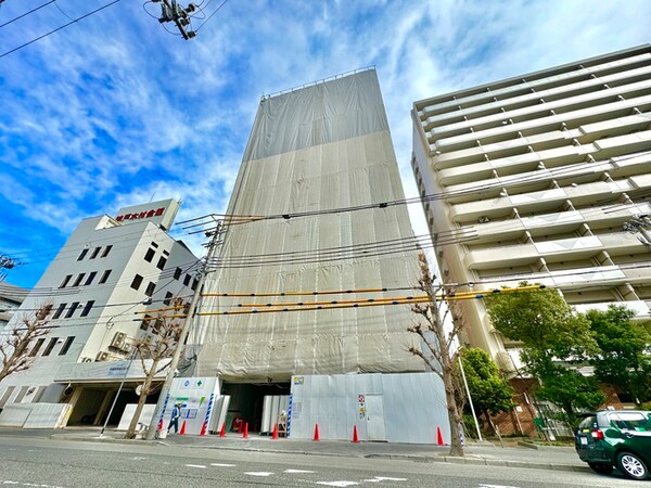 建築中