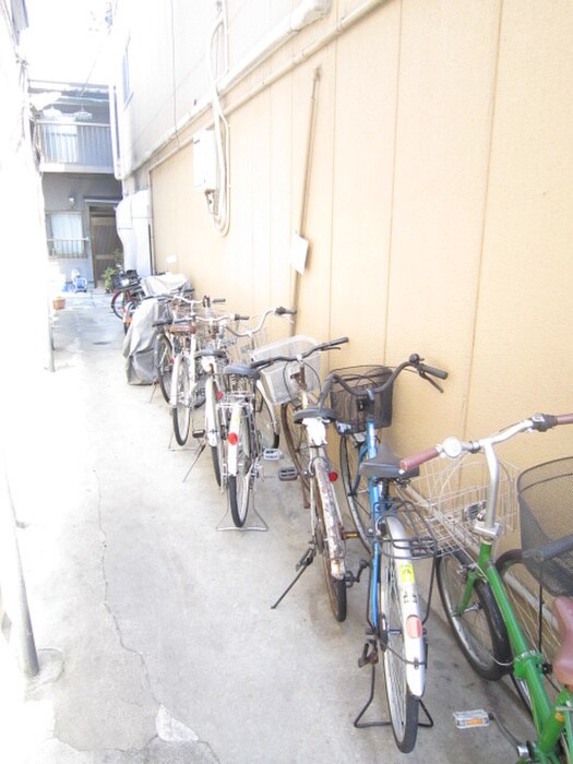 物件外観写真2　(駐輪場)