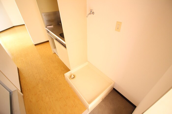 物件内観写真11　(洗濯機置場)