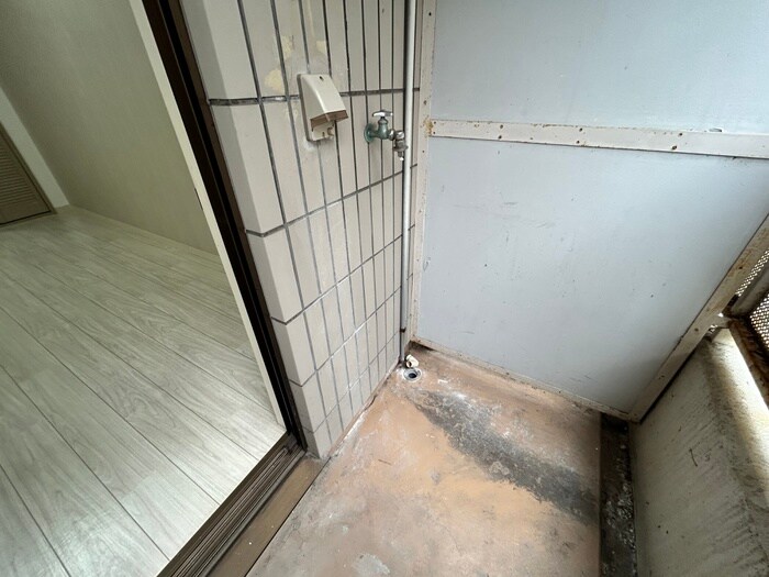 物件内観写真15　(洗濯機置場)