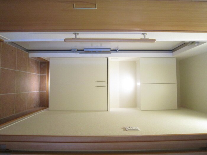 物件内観写真10　(玄関)