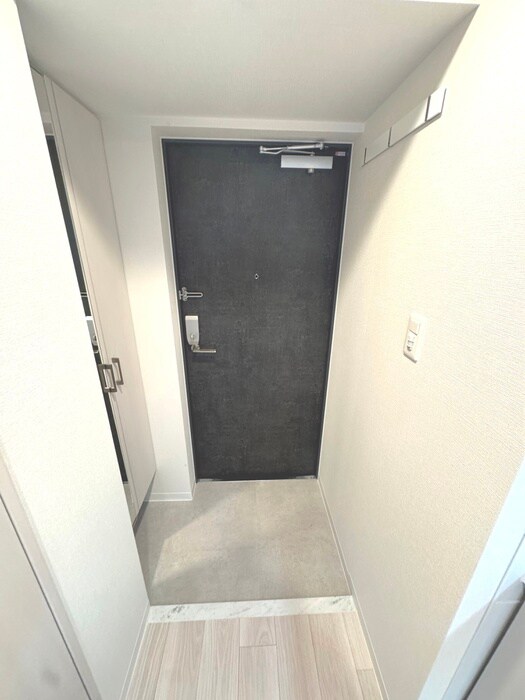 物件内観写真13　(玄関)