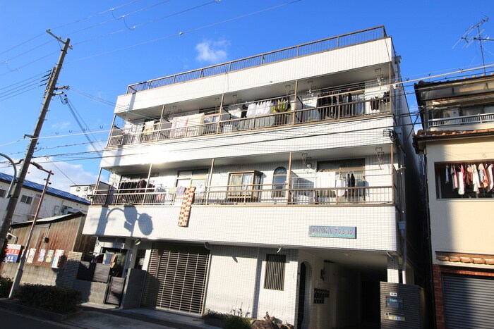 オナカマンションの物件外観写真