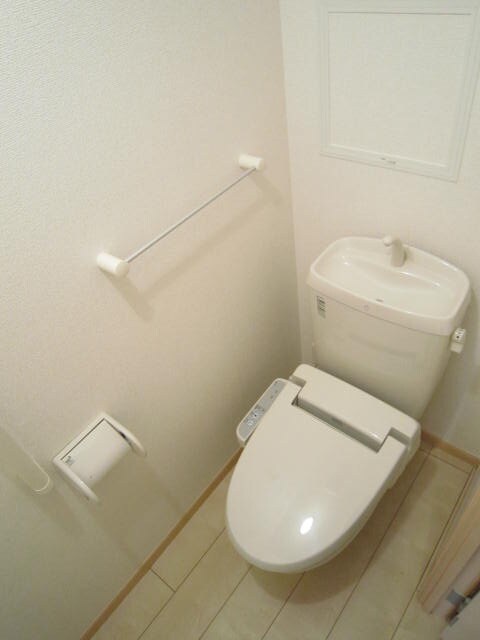 物件内観写真16　(トイレ)