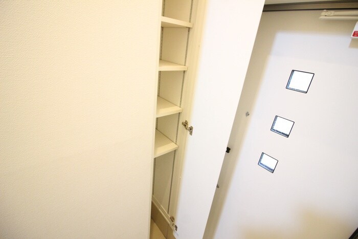 物件内観写真15　(靴箱)