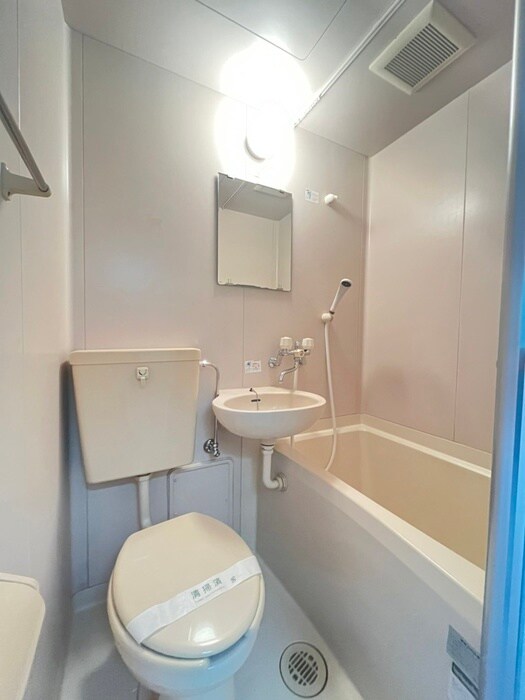 物件内観写真3　(トイレ)