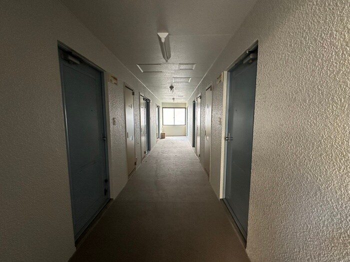 物件外観写真4　(エントランス部分)