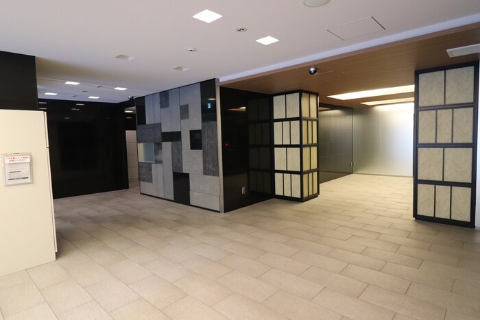 物件外観写真5　(エントランス部分)