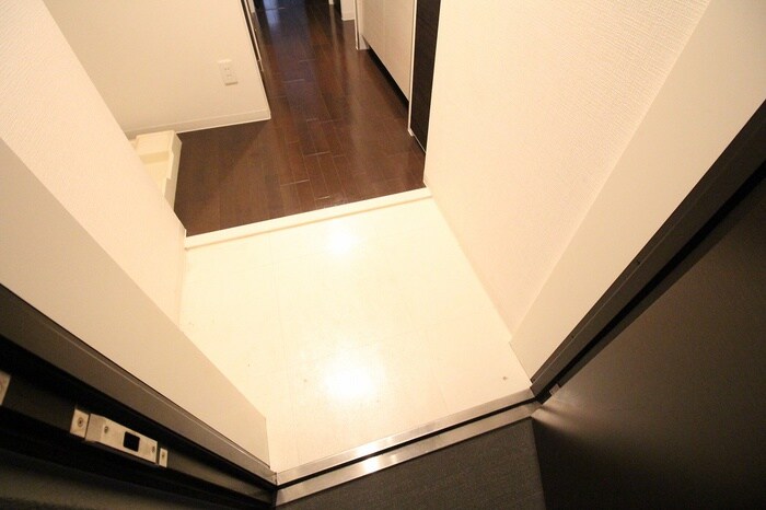 物件内観写真14　(玄関)