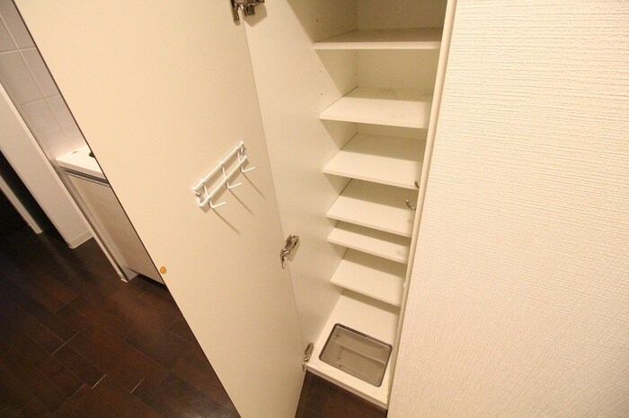 物件内観写真15　(靴箱)