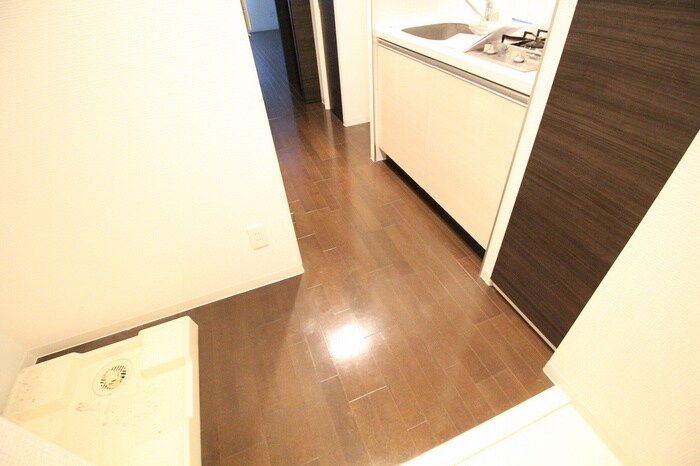 物件内観写真16　(廊下)