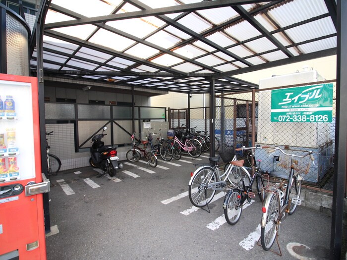 物件外観写真4　(駐輪場)