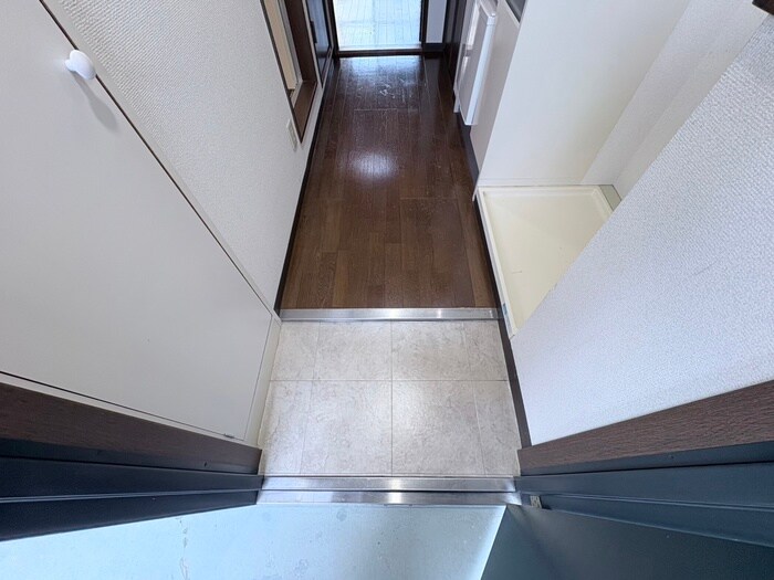 物件内観写真19　(玄関)