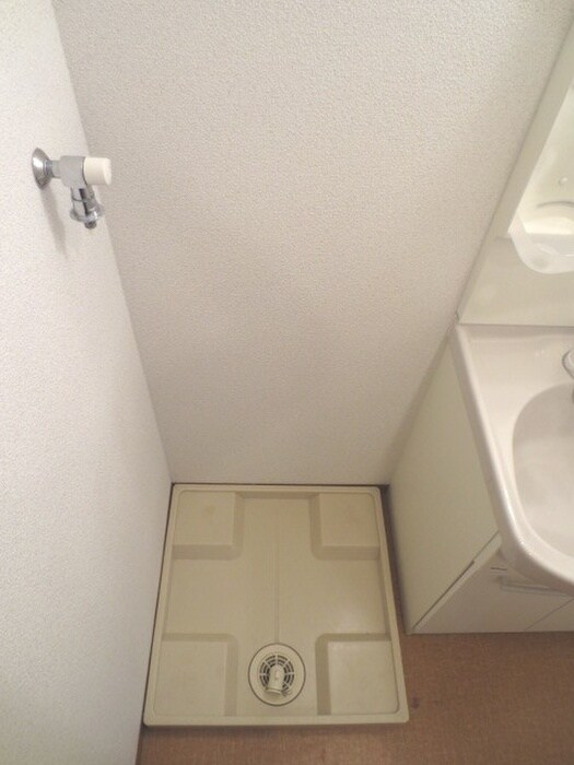 物件内観写真14　(洗濯機置場)