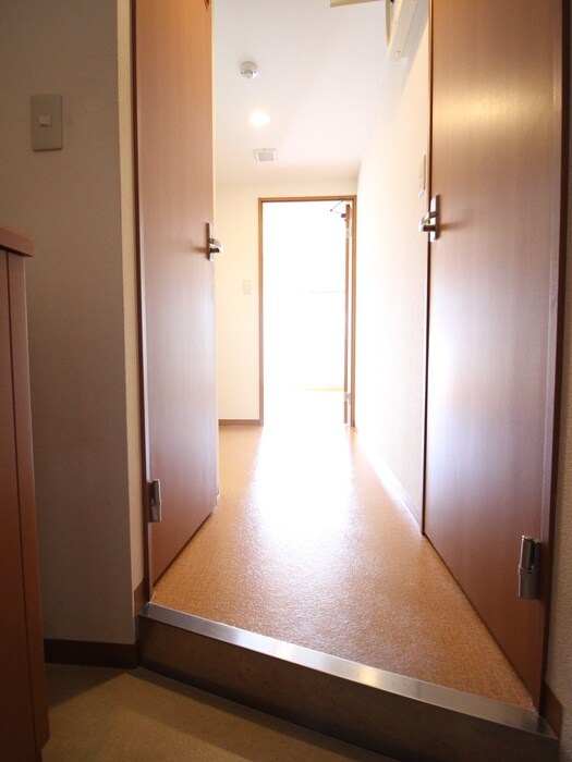 物件内観写真15　(玄関)