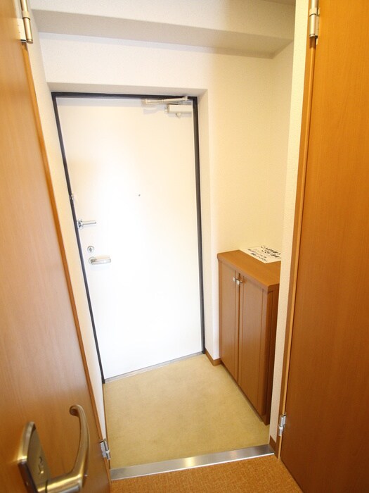 物件内観写真16　(玄関)