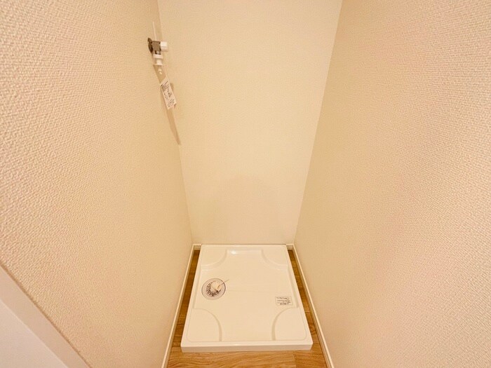 物件内観写真13　(洗濯機置場)