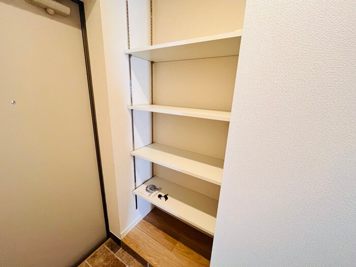 物件内観写真15　(靴箱)