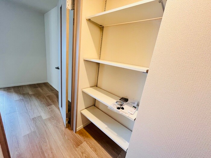 物件内観写真15　(靴箱)