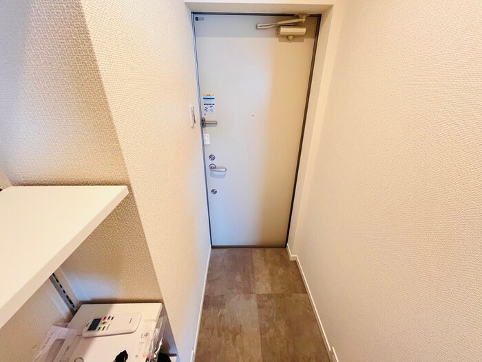 物件内観写真18　(玄関)