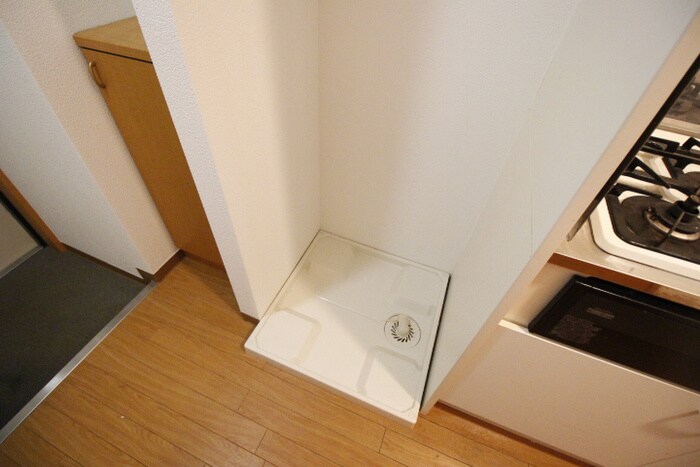 物件内観写真14　(洗濯機置場)