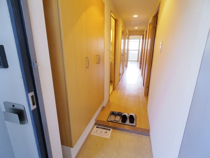 物件内観写真21　(玄関)