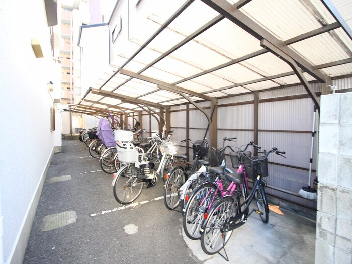 物件外観写真6　(駐輪場)