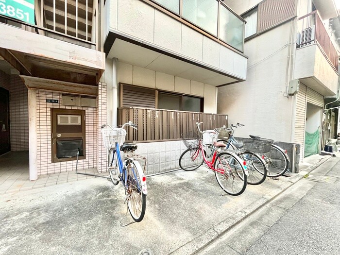 物件外観写真5　(駐輪場)