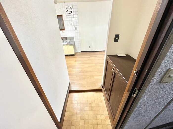 物件内観写真15　(玄関)