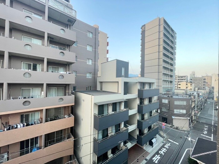 物件内観写真16　(室内からの展望)